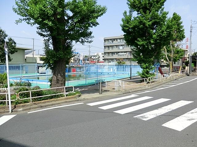 park. 100m until Rokkakubashi park