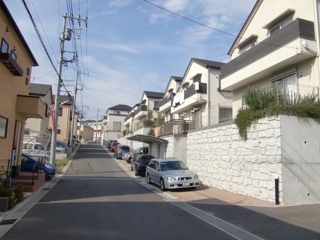 Local photos, including front road. Local (11 May 2013) Shooting 1 Building