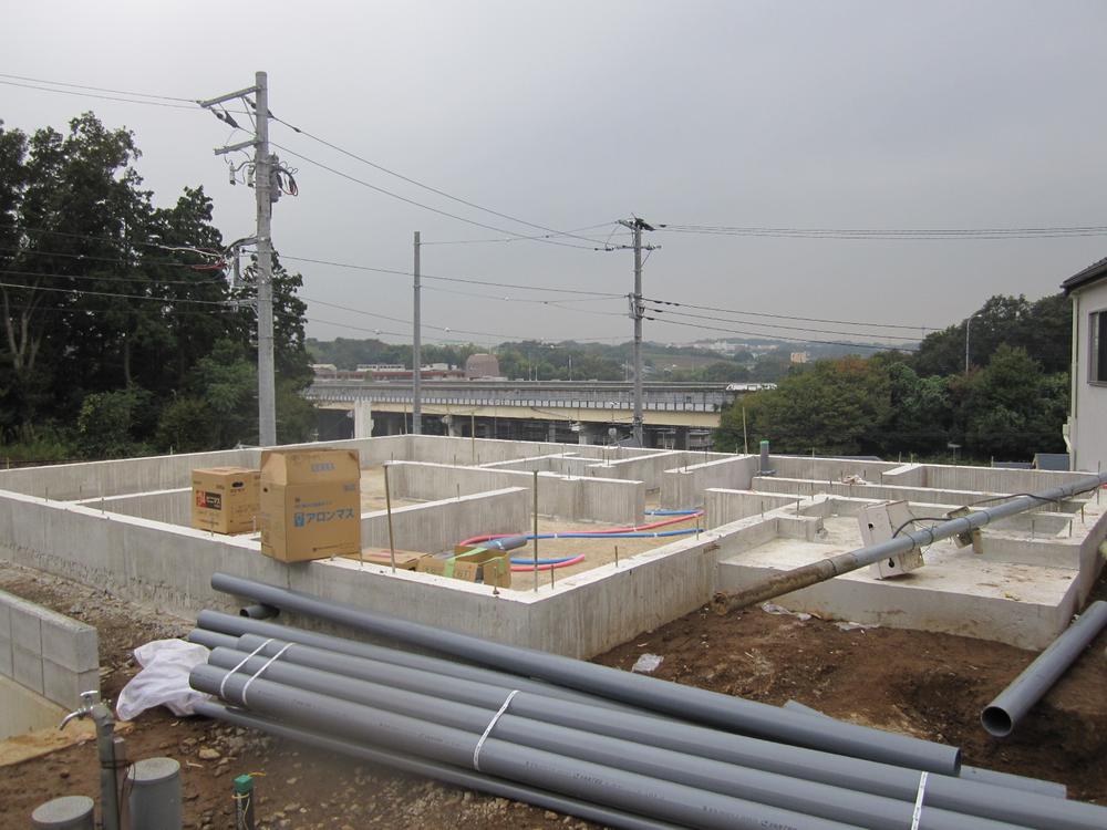 Local appearance photo. Building 2