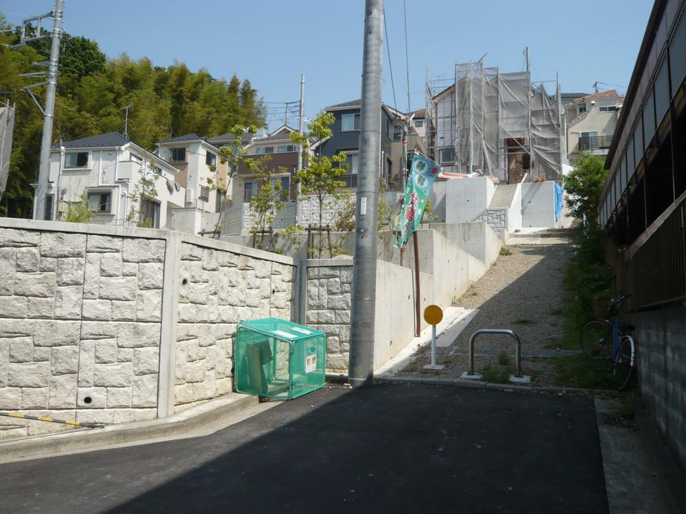 Local photos, including front road. Southeast side of the road