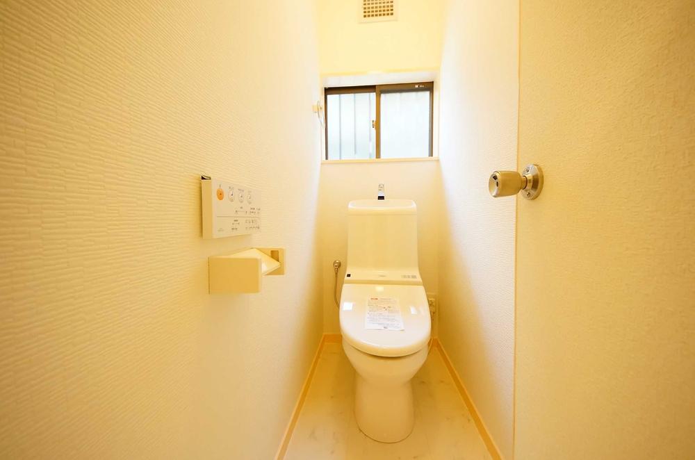 Toilet. Indoor (11 May 2013) Shooting, Toilet on the first floor, There on the second floor both.