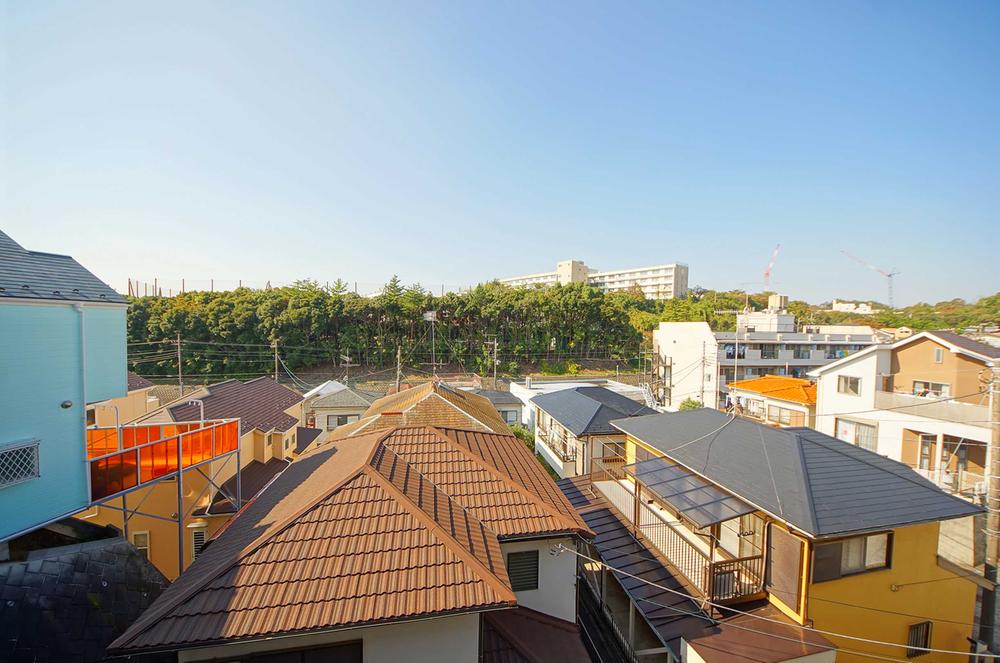 View photos from the dwelling unit. View from the site (November 2013) Shooting, Is a view from the full sense of openness balcony.