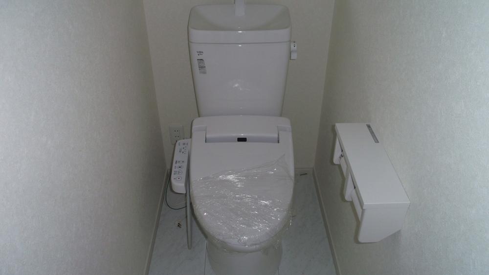 Toilet. Indoor (September 2013) Shooting. Toilet with a bidet