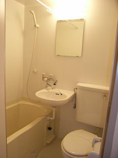 Bath. 3-point unit bus