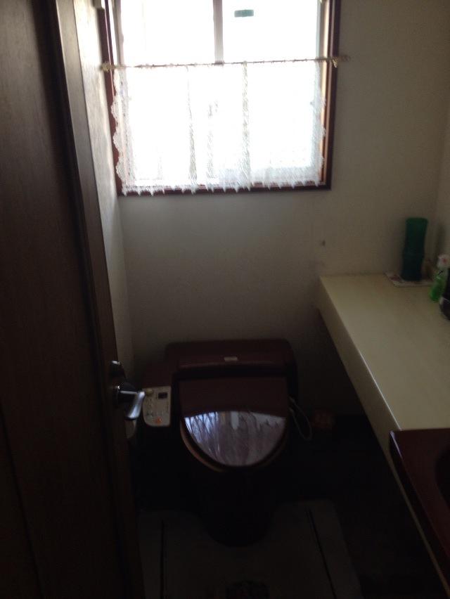 Toilet. Indoor (11 May 2013) Shooting