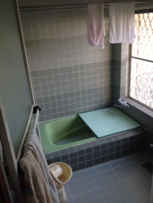 Bathroom. Indoor (11 May 2013) Shooting