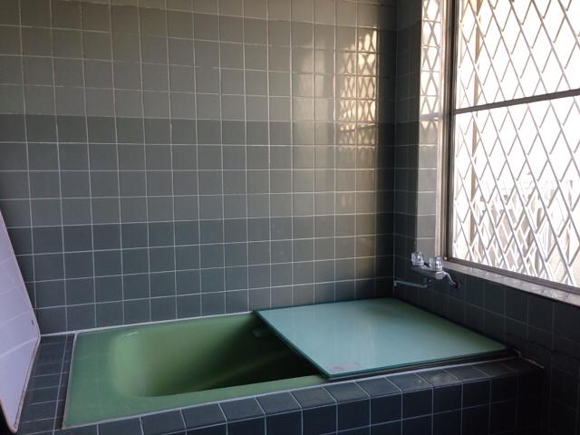 Bathroom. Indoor (11 May 2013) Shooting
