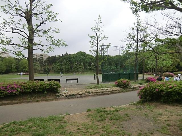 park. 500m to Hisayoshi 岐公 Garden