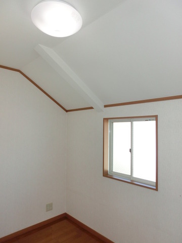 Other room space. Closet about 3 Pledge