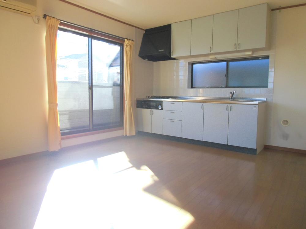Living. South-facing bright LDK