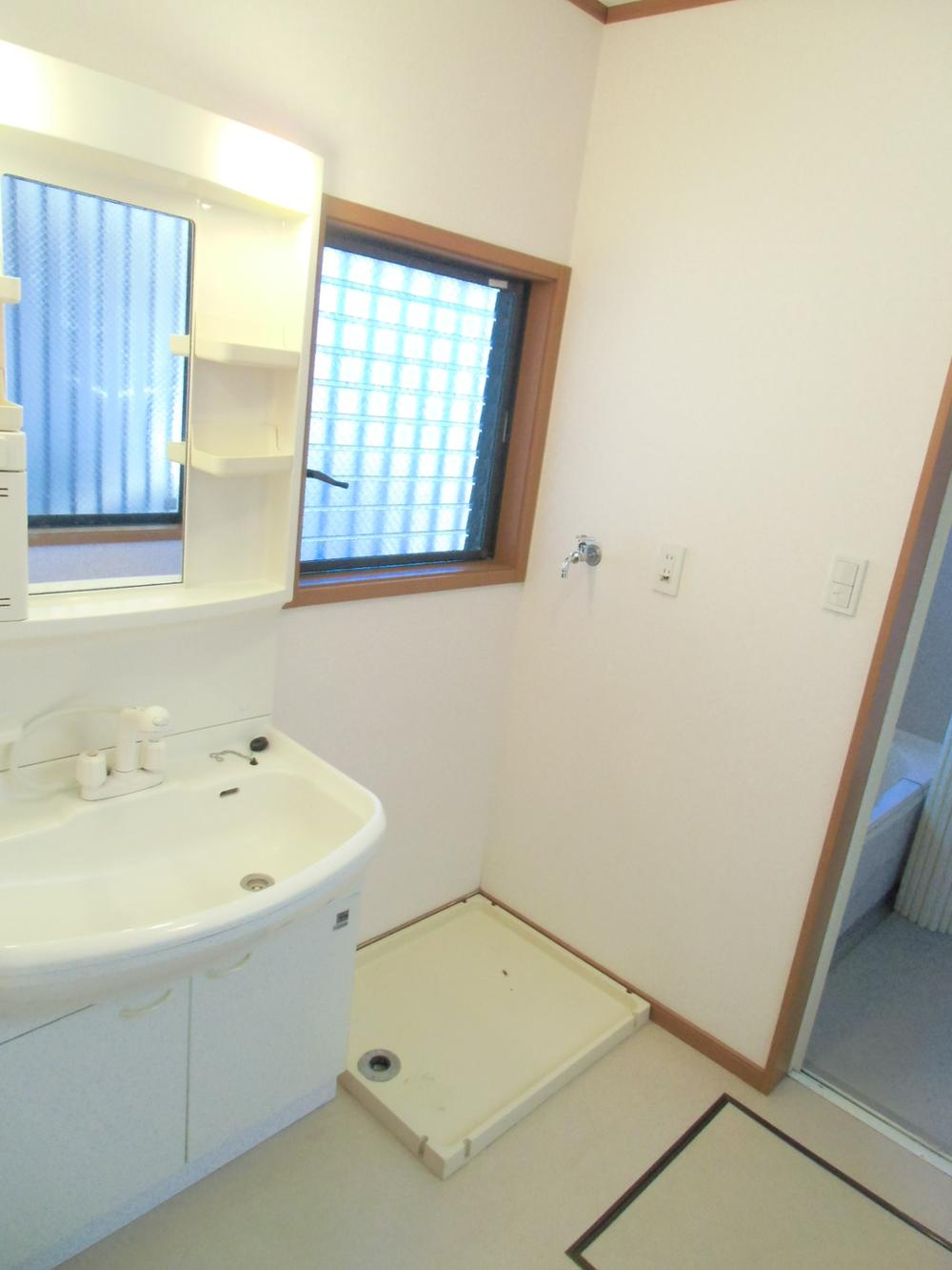Wash basin, toilet. Basin space also of leeway 2.5 quires