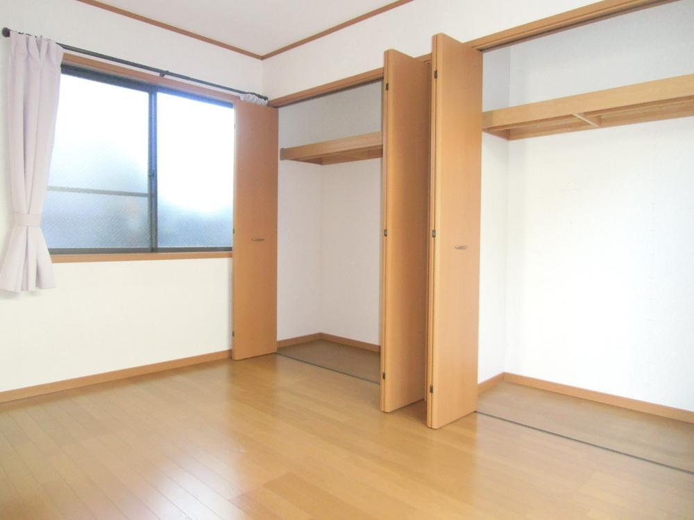 Receipt. The main bedroom of the storage also enhance