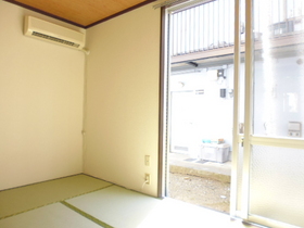 Living and room. Air-conditioned Japanese-style 6 quires