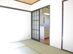 Living and room. 1 between the minute with storage of Japanese-style