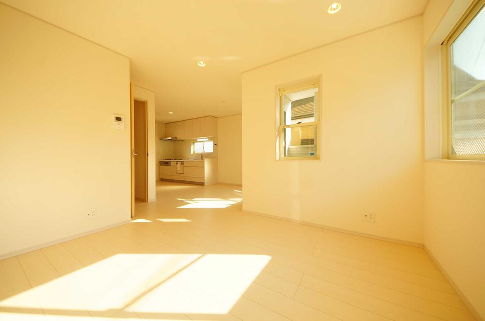 Living. Indoor (11 May 2013) Shooting, Clear there is quire LDK15.05.