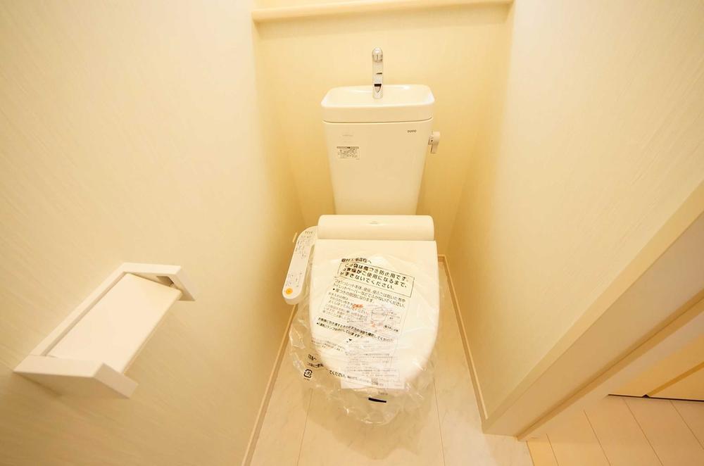 Toilet. Indoor (11 May 2013) Shooting, Toilet on the first floor, It is equipped on the second floor.