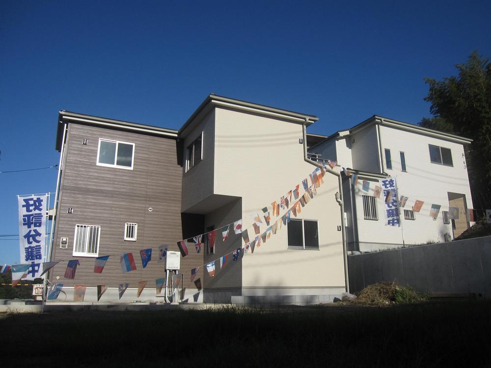 Local appearance photo. Local 1 Building and 4 Building. (October 2013) Shooting