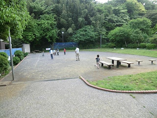 park. 400m to Konan Ogikubo park