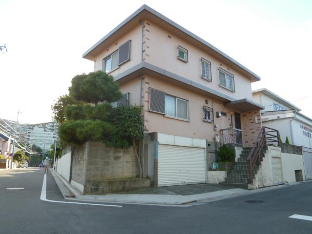 Local appearance photo. Southeast ・ Northeast of the corner lot
