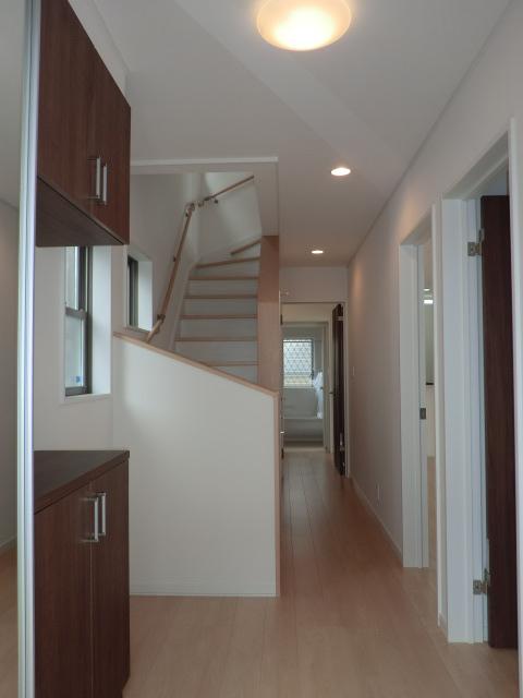 Other introspection. Indoor (July 2013) Shooting