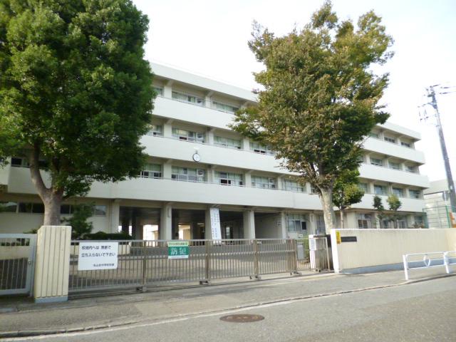 Junior high school. 242m to Yokohama Municipal Maruyamadai junior high school