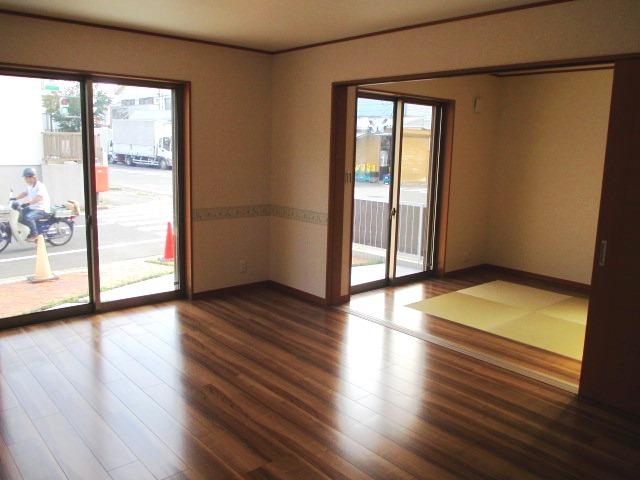 Non-living room. Indoor (11 May 2013) Shooting