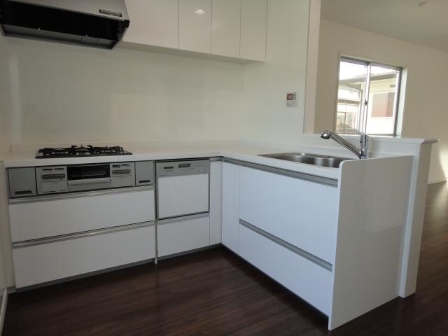 Same specifications photo (kitchen). Example of construction kitchen