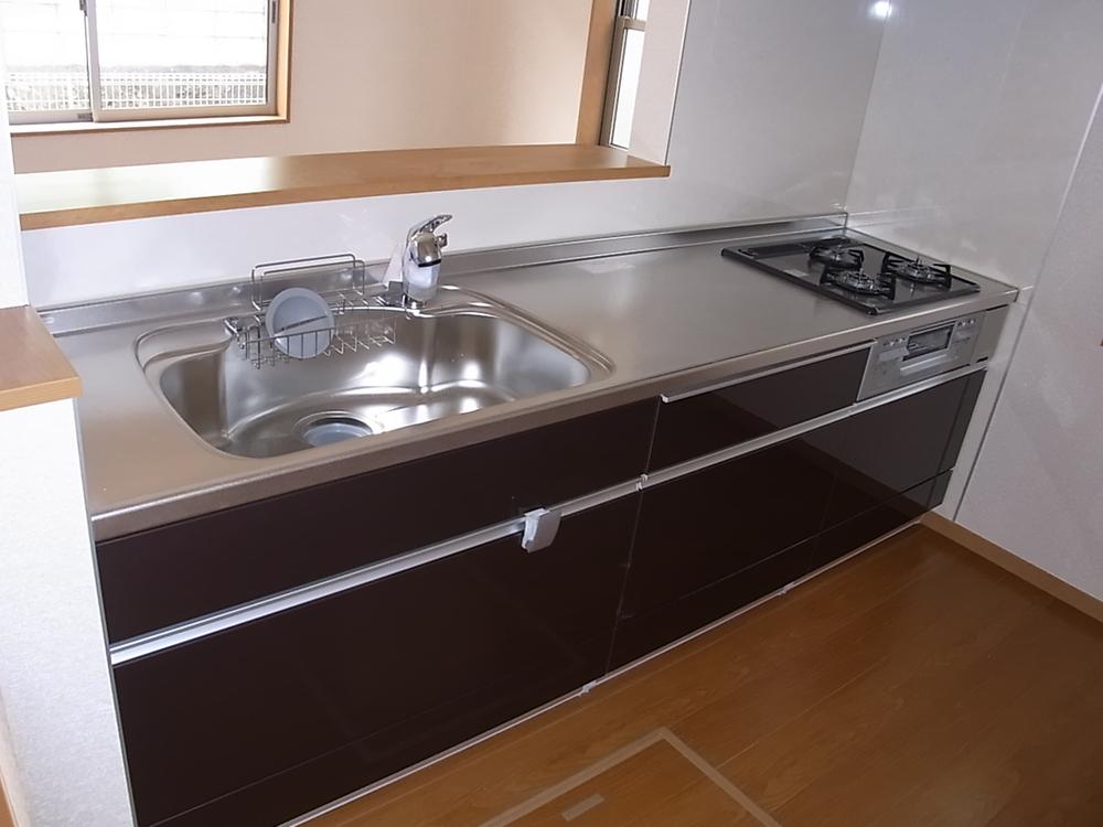 Kitchen. Indoor (11 May 2013) Shooting