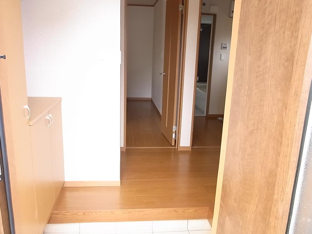 Entrance. Local (11 May 2013) Shooting