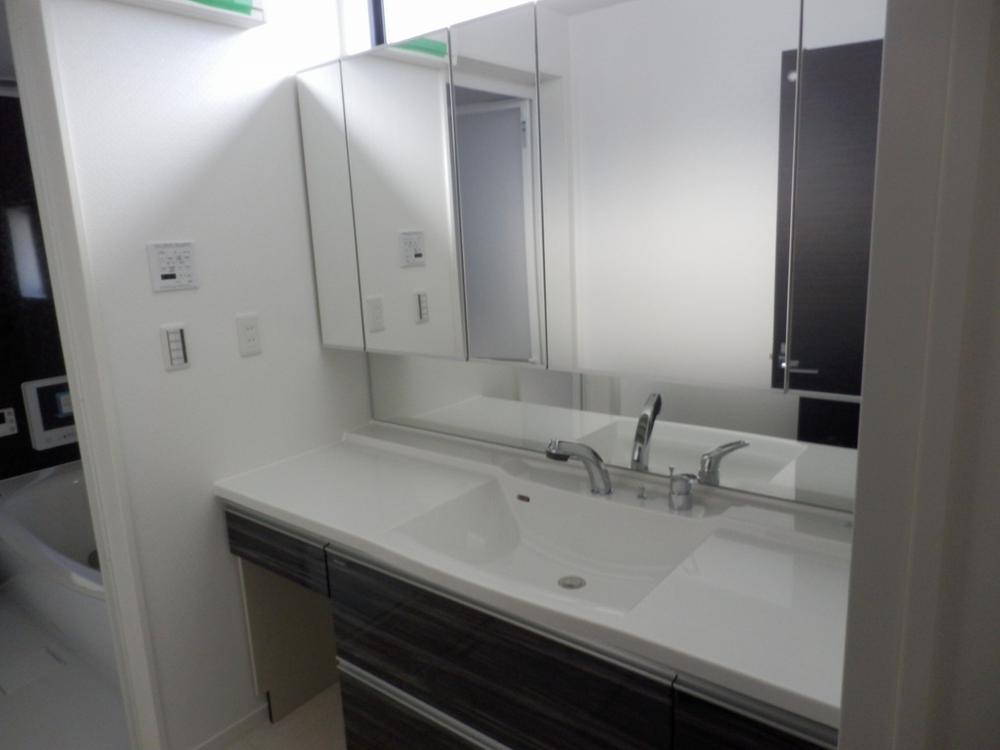 Same specifications photos (Other introspection). The company specification example photo of Washroom
