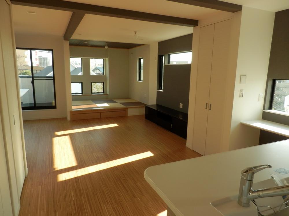 Same specifications photos (living). The company specification example photo of living