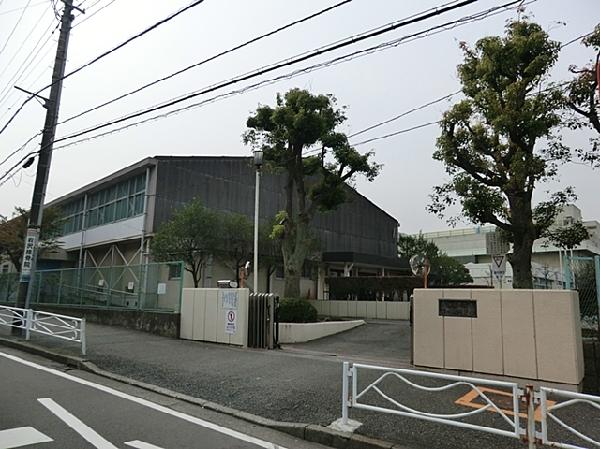 Junior high school. 300m to Yokohama Municipal Fujinoki junior high school