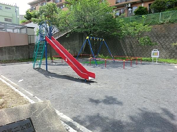 park. Ooka 90m to Yonchome second park