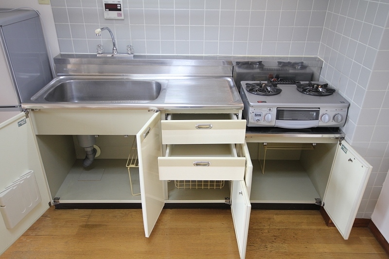 Kitchen. 2-neck with gas table