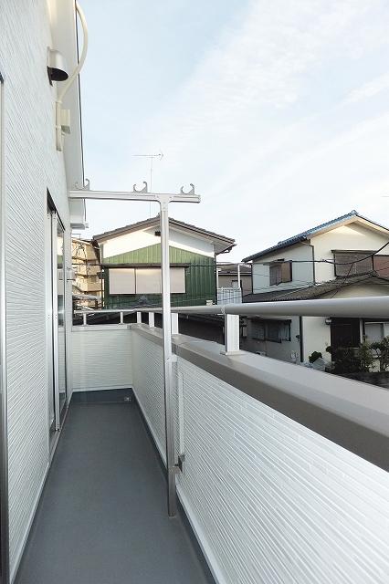 Balcony. Balcony followed by building the full width is wide ~ There ☆ (December 16, 2013) Shooting
