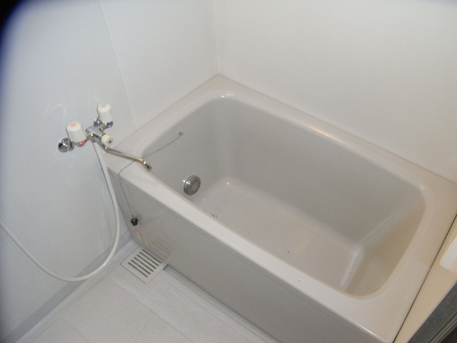 Bath. Reheating function with bathroom