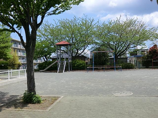 park. There is also in the neighborhood freely play park is 100m children to Hino eight-chome Park.