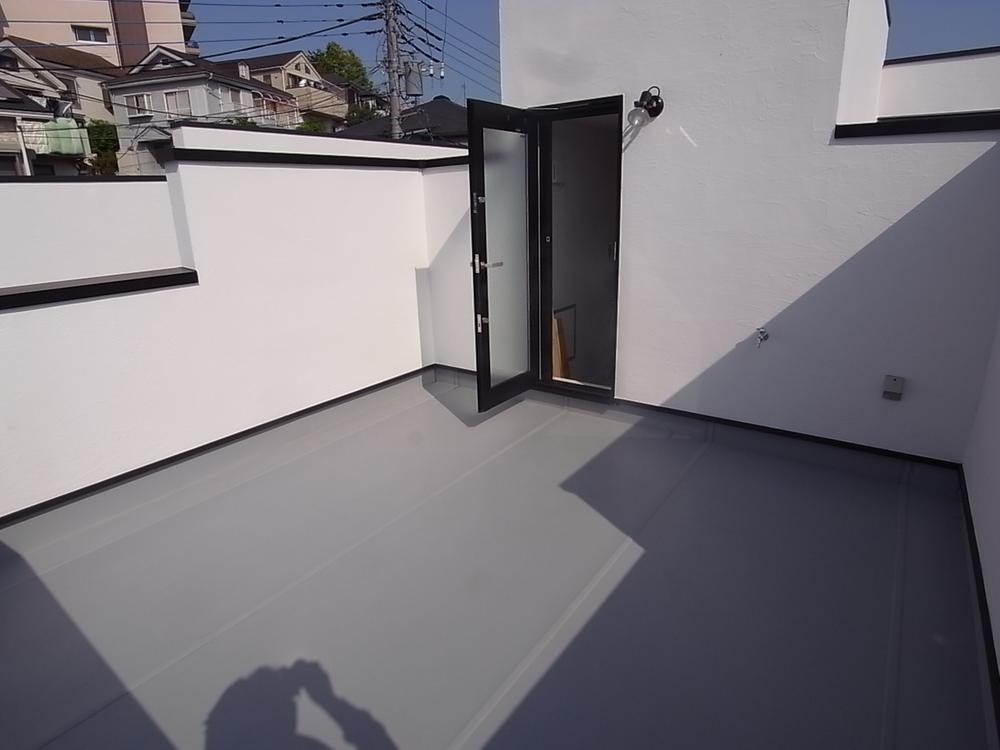 Same specifications photos (Other introspection). It is Sky balcony that can be used in the multi-purpose.