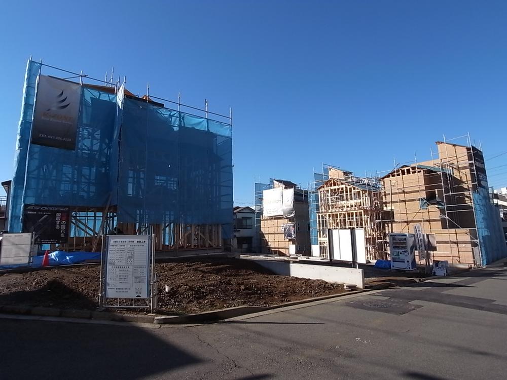 Local photos, including front road. It is very quiet and living environment of good local. Local (12 May 2013) Shooting