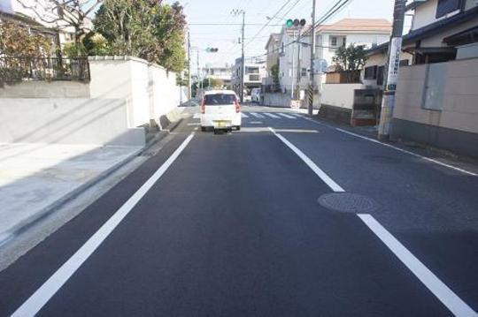 Local photos, including front road. Frontal road