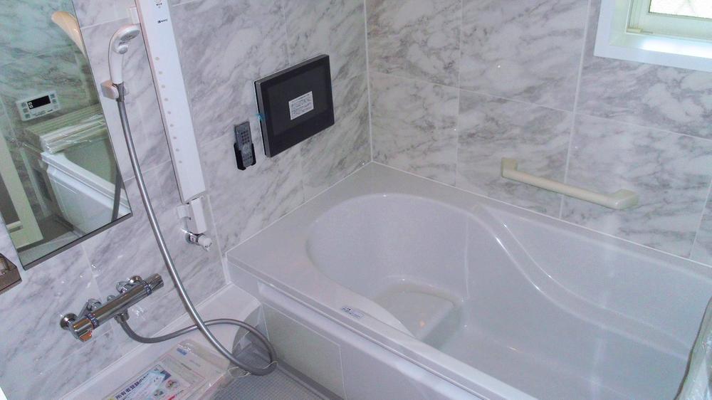 Bathroom. System bathroom (with TV)