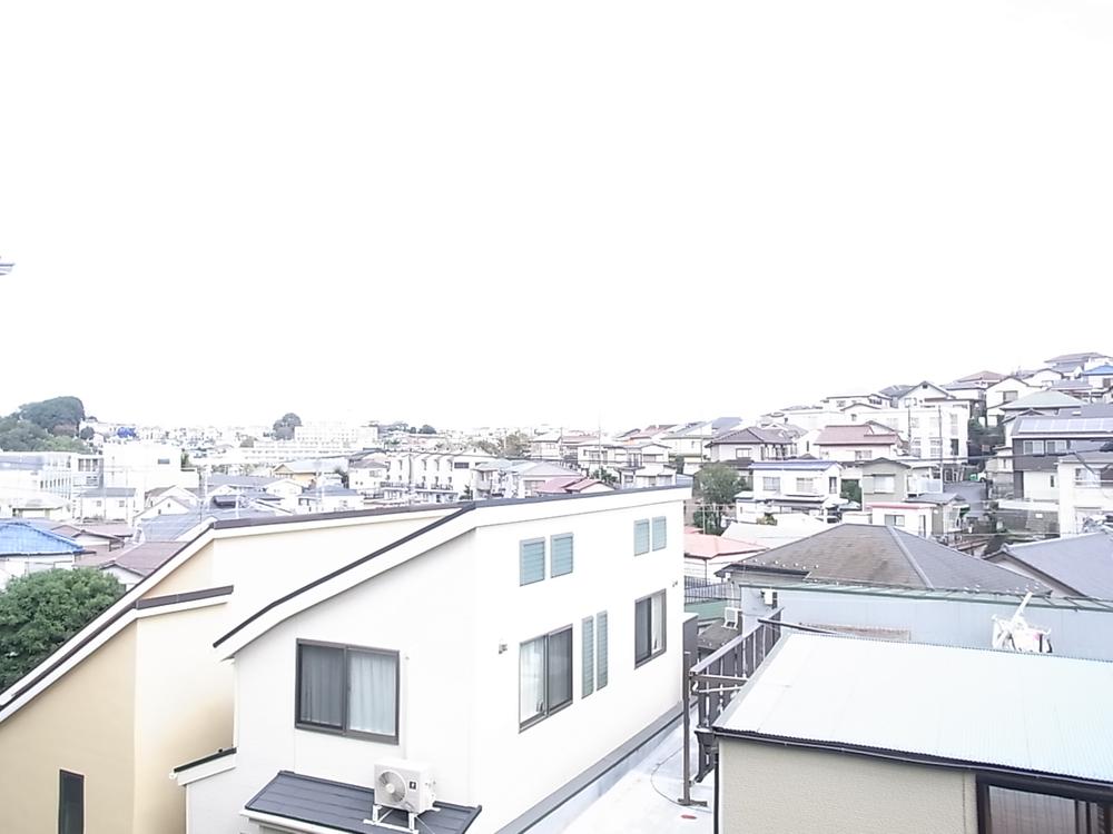 View photos from the dwelling unit. View from the site (November 2013) Shooting