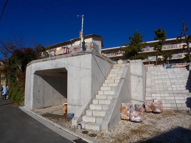 Local appearance photo. Local (12 May 2013) Shooting