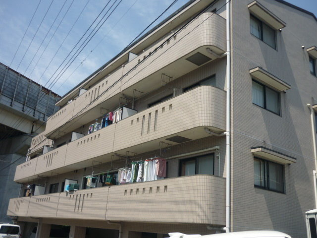 Building appearance. Balcony south-facing