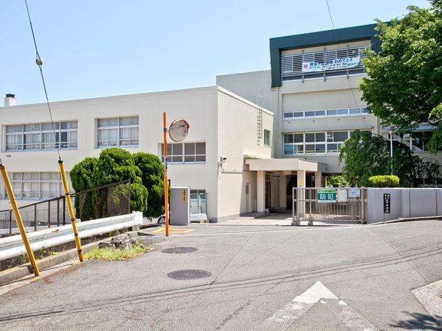 Junior high school. 540m to Yokohama Municipal dedicated junior high school