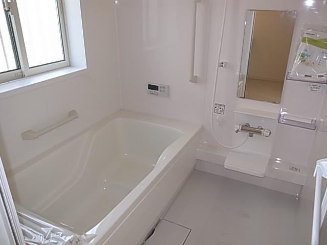 Same specifications photo (bathroom)