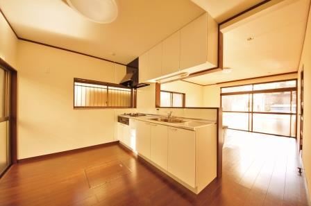 Kitchen. Indoor (12 May 2013) Shooting, It is quite spacious dining and kitchen space. 
