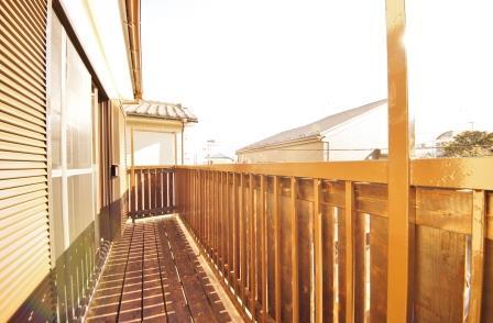 Balcony. Local (12 May 2013) Shooting, Wooden balcony of the wide span. 