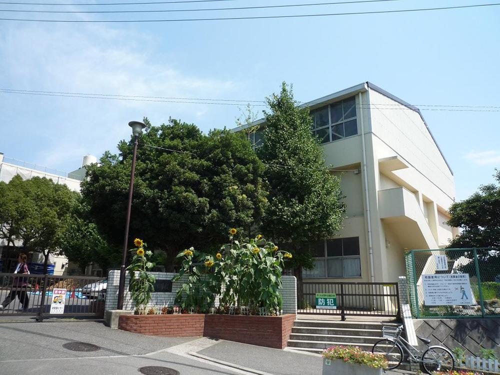 Primary school. 570m to Yokohama Municipal Yoshiwara Elementary School
