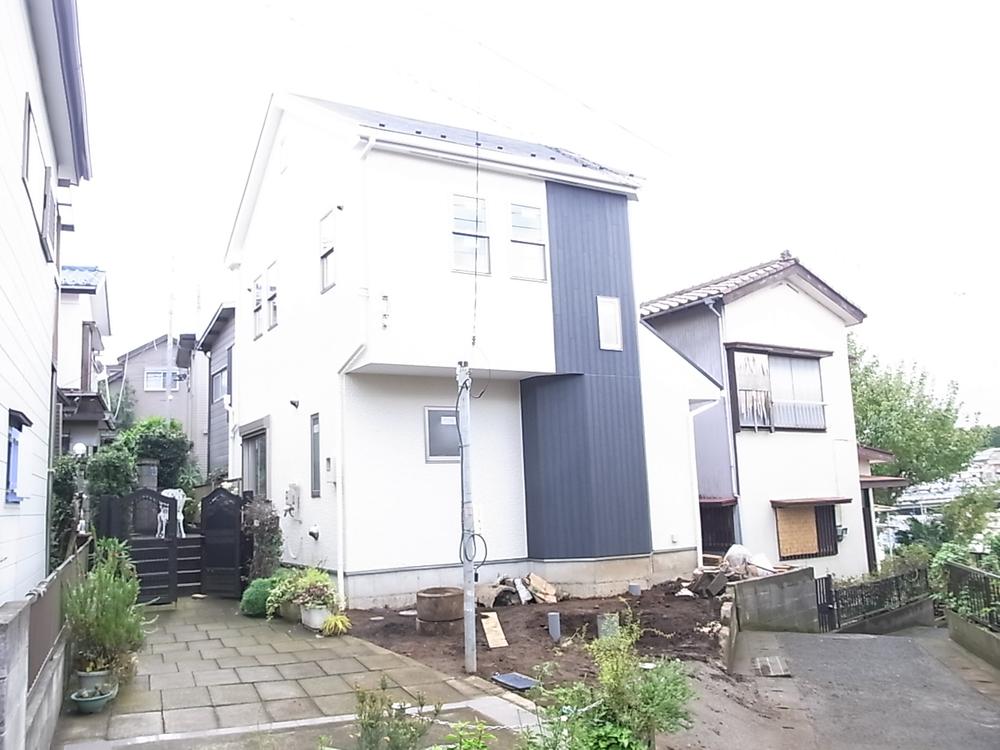 Local appearance photo. Local (11 May 2013) Shooting